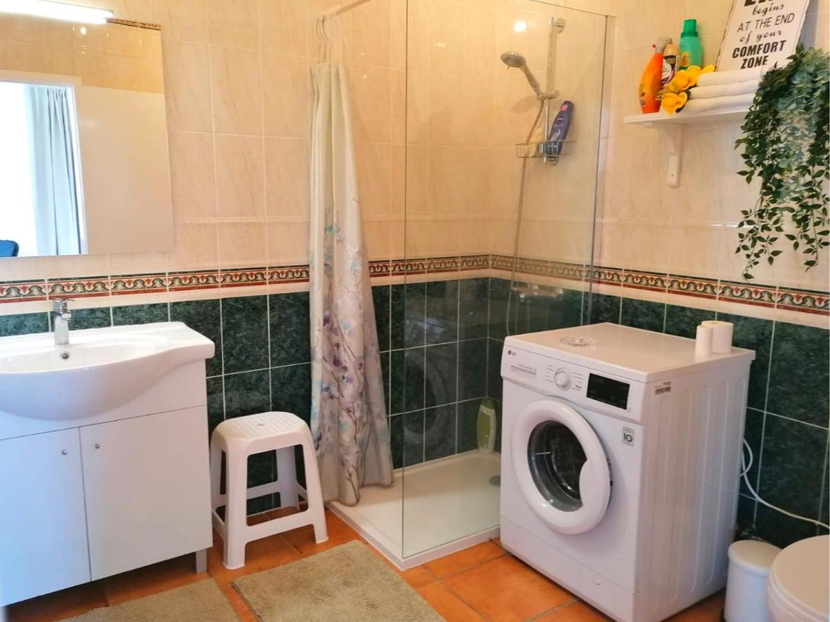 Sweden Apartment - Top Floor One Bedroom With Sea Views - Rs ラゴス エクステリア 写真